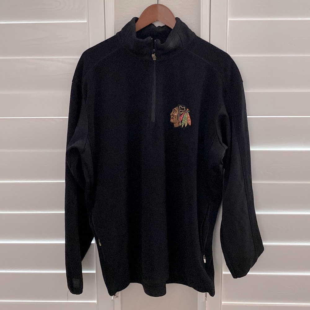 Chicago Blackhawks Antigua Action Quarter-Zip Pullover Sweatshirt